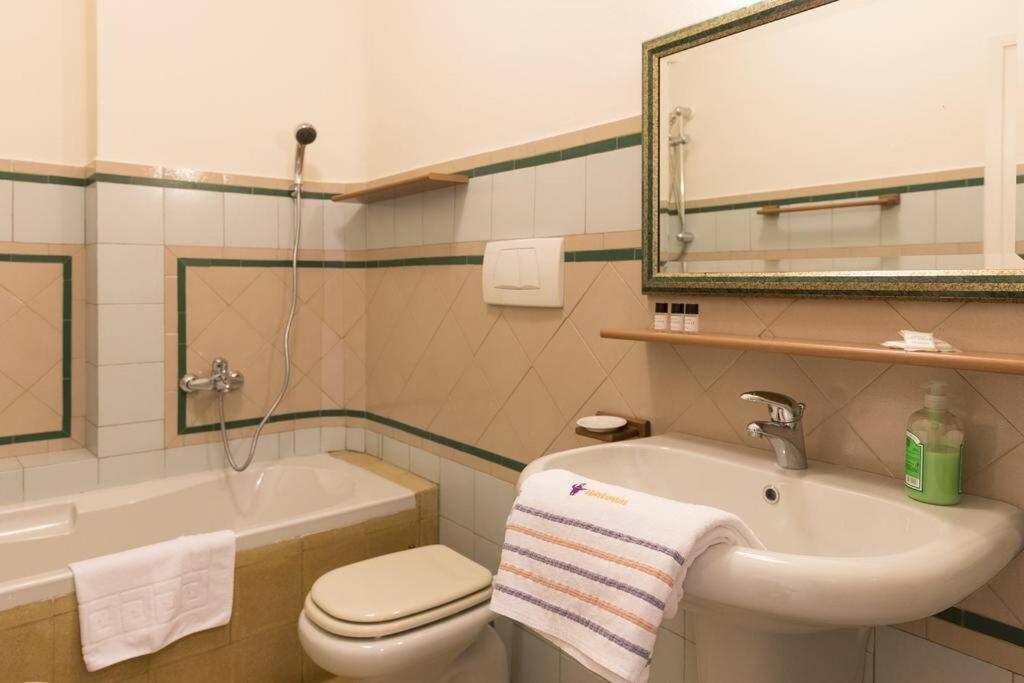 Апартаменты Mario'S Apartament With Ac And Wifi Лукка Экстерьер фото